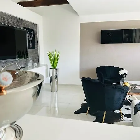 Apartmán Luxusapartment Mit Balkon Naehe Dortmund *