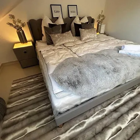 Luxusapartment Mit Balkon Naehe Dortmund Apartment *