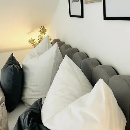 Luxusapartment Mit Balkon Naehe Dortmund *