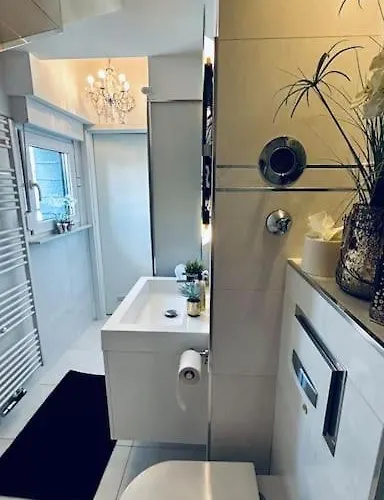 Luxusapartment Mit Balkon Naehe Dortmund *